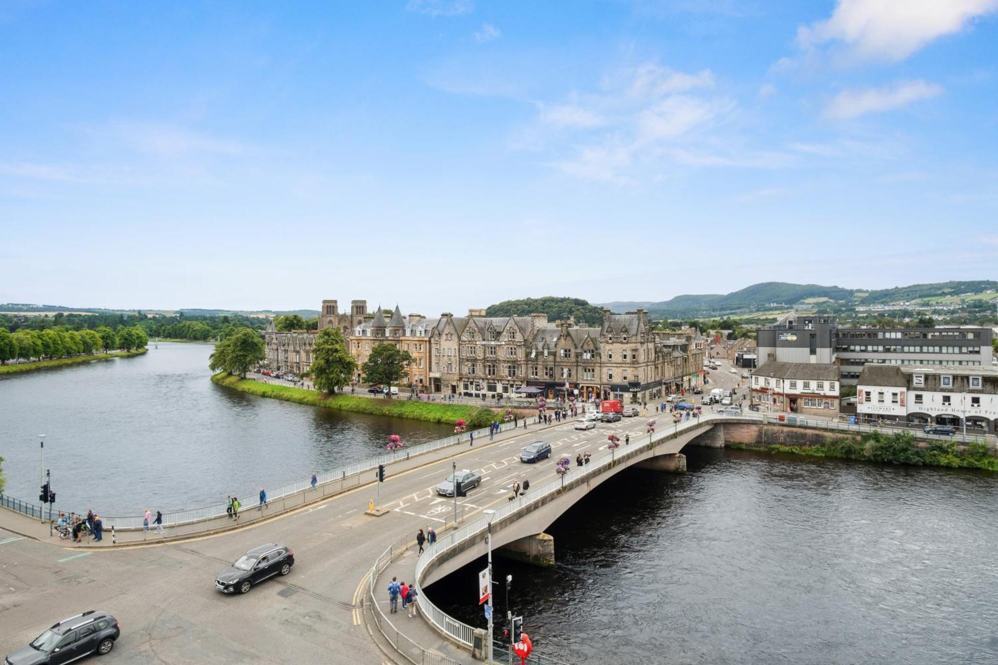 By The Bridge By Toppo Inverness Extérieur photo